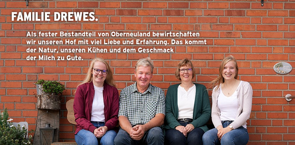 Familie Drewes. Als fester Bestandteil von Oberneuland bewirtschaften wir unseren Hof mit viel Liebe und Erfahrung. Das kommt der Natur, unseren Kühen und dem Geschmack der Milch zu Gute.